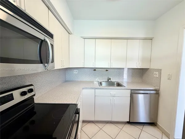 $1,995 | 10178 Collins Avenue, Unit 107, Bal Harbour, FL 33154