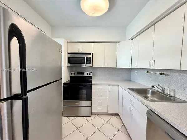 $1,995 | 10178 Collins Avenue, Unit 107, Bal Harbour, FL 33154