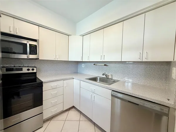 $1,995 | 10178 Collins Avenue, Unit 107, Bal Harbour, FL 33154