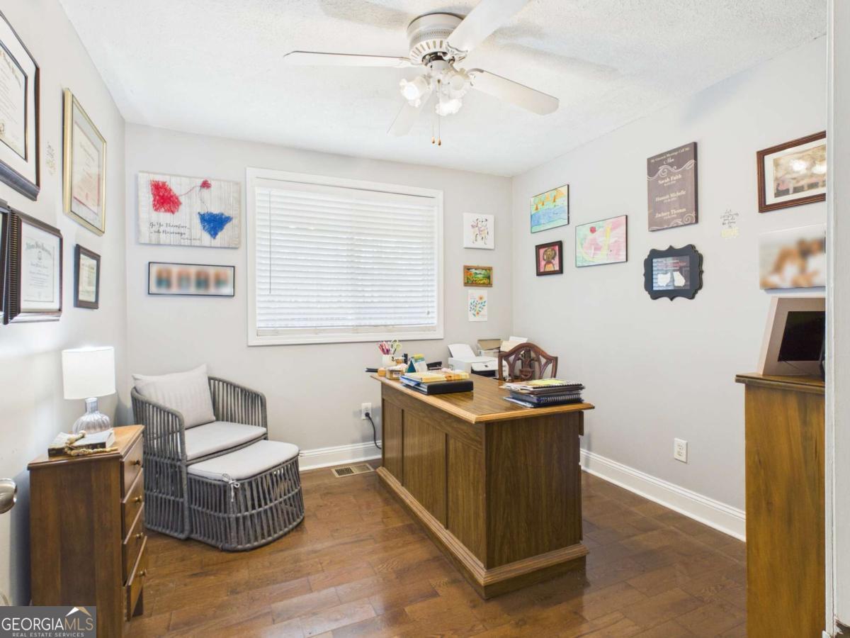 228 Hickory Point Buckhead, GA 30625 - Photo 15 of 34