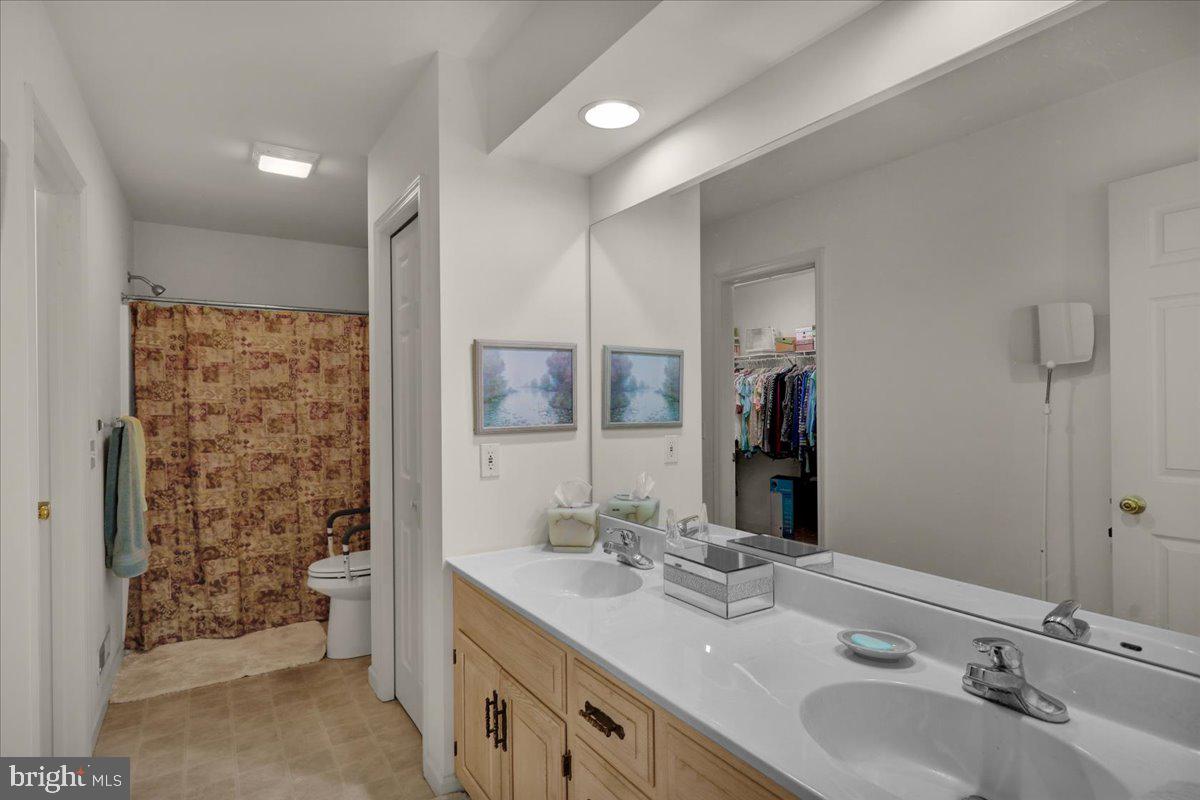 130 Gantz Meadows Mount Joy, PA 17552 - Photo 17 of 35 Primary bath