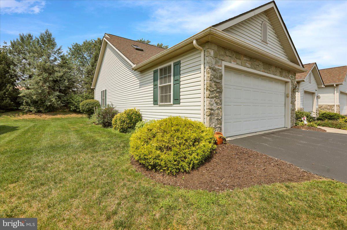 130 Gantz Meadows Mount Joy, PA 17552 - Photo 33 of 35 side view