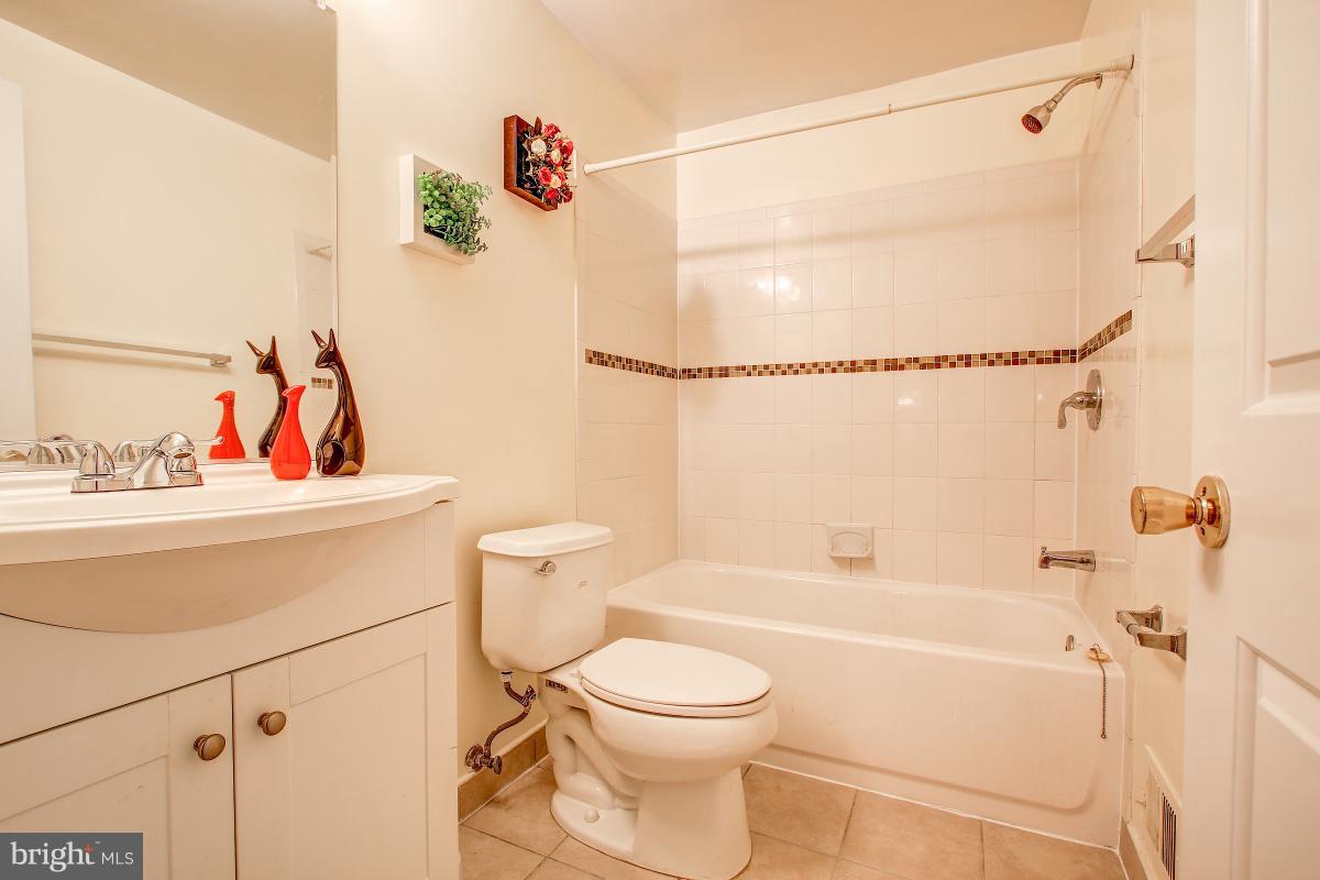 12745 Turquoise Terrace Silver Spring, MD 20904 - Photo 16 of 26 Bath