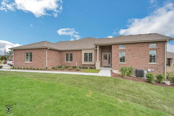 $669,900 | 8855 Milwaukee Breakwater Drive, Frankfort, IL 60423