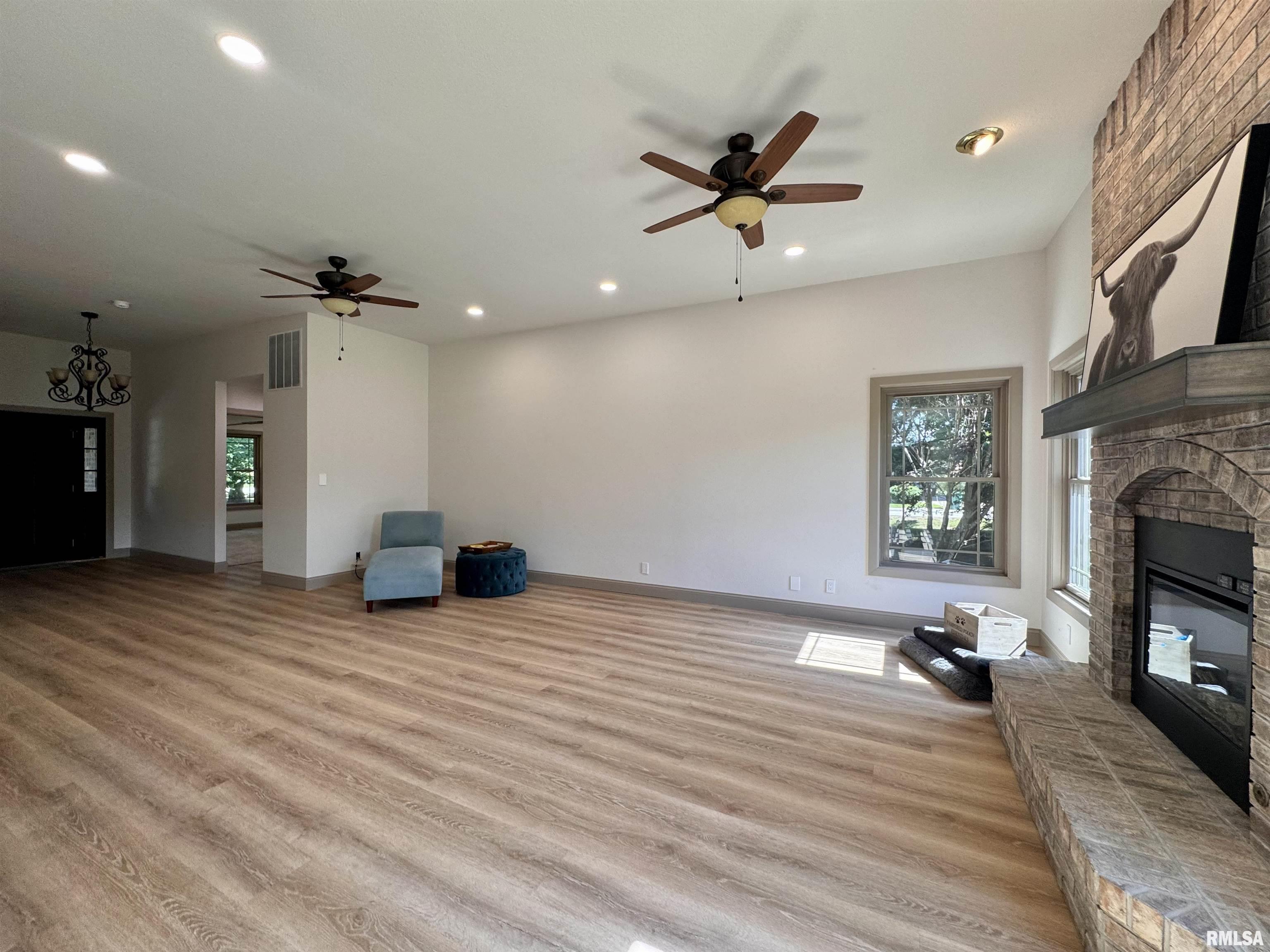 12101 North 1050th Road Macomb, IL 61455 - Photo 8 of 45 Gallery Image 8