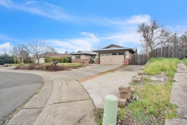 $595,000 | 5220 Lynnadeane Court, Carmichael, CA 95608