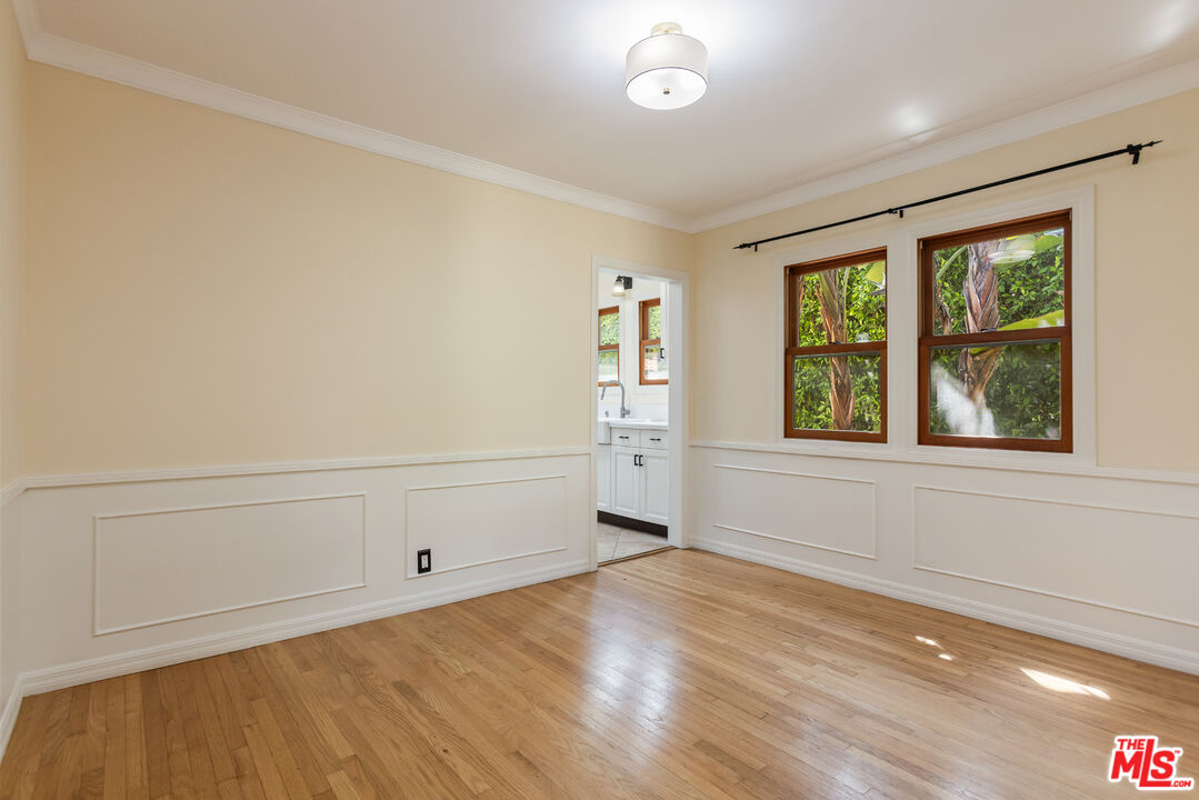 1974 Preuss Road Los Angeles, CA 90034 - Photo 11 of 44