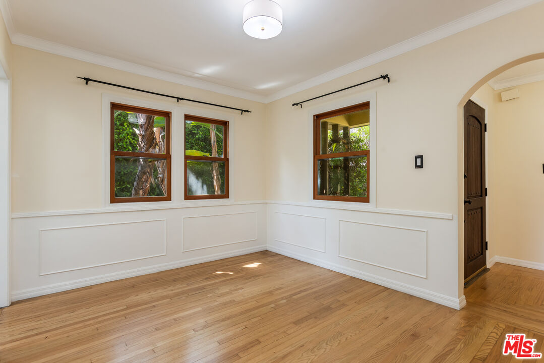 1974 Preuss Road Los Angeles, CA 90034 - Photo 12 of 44