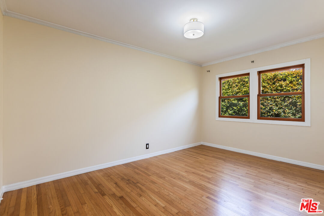 1974 Preuss Road Los Angeles, CA 90034 - Photo 35 of 44