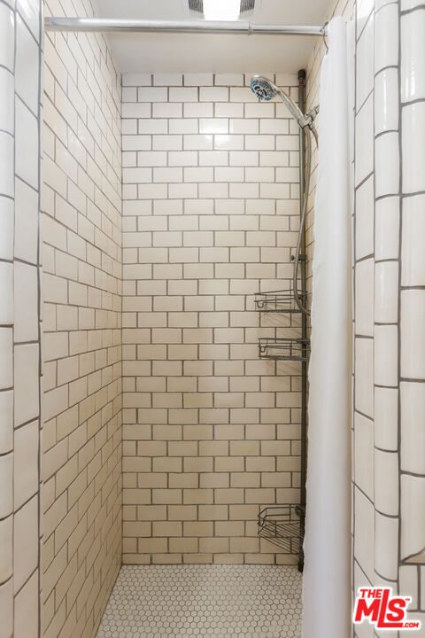 1974 Preuss Road Los Angeles, CA 90034 - Photo 40 of 44