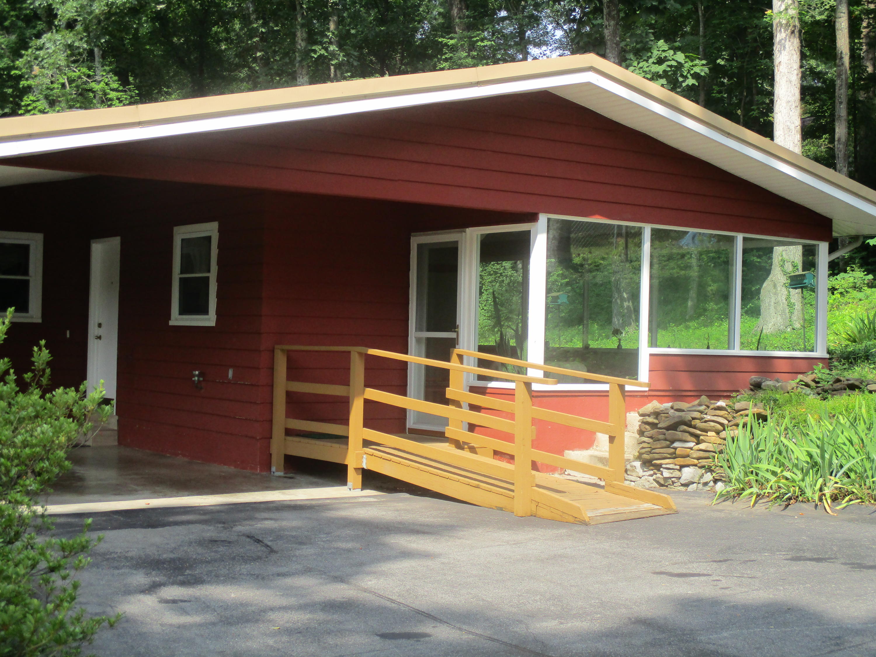 108 Locust Lane Oak Ridge, TN 37830 - Photo 3 of 40 IMG_1351