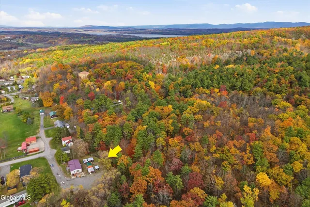 $250,000 | 4 Country Lane, Ticonderoga, NY 12883