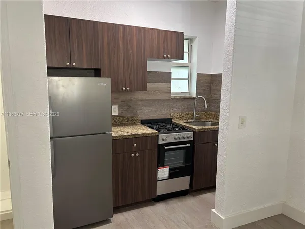 $1,490 | 1007 Pennsylvania Avenue, Unit 14, Miami Beach, FL 33139