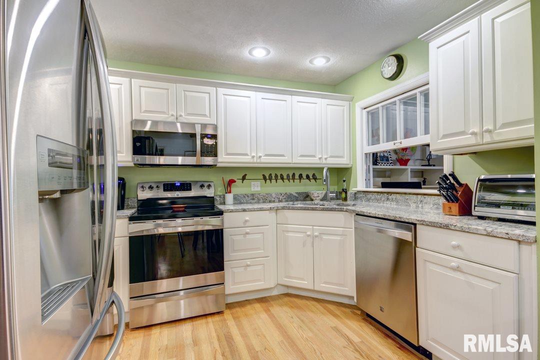 2130 Huntleigh Road Springfield, IL 62704 - Photo 8 of 28