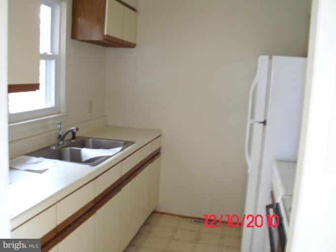 6712 Kelly Road Warrenton, VA 20187 - Photo 8 of 25 Kitchen