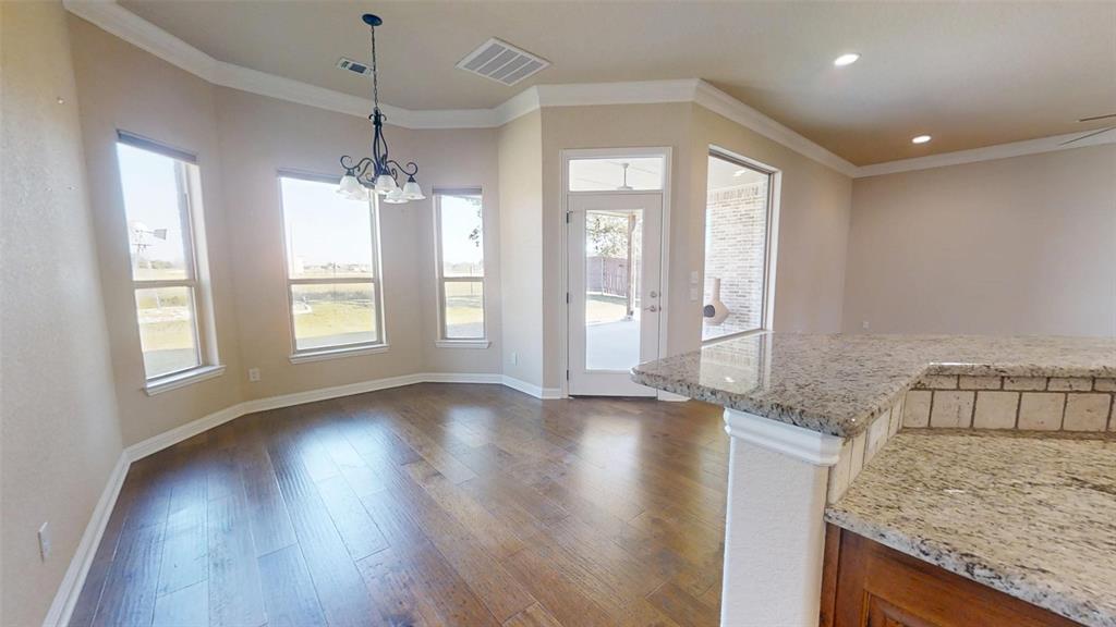 2918 Willow Ridge Circle Granbury, TX 76049 - Photo 11 of 33