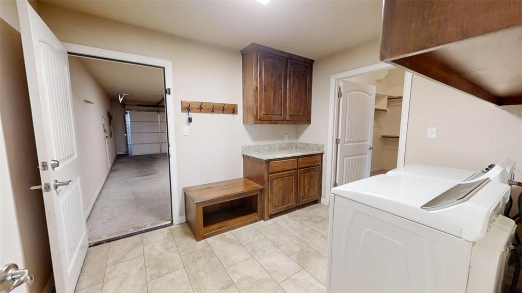 2918 Willow Ridge Circle Granbury, TX 76049 - Photo 12 of 33