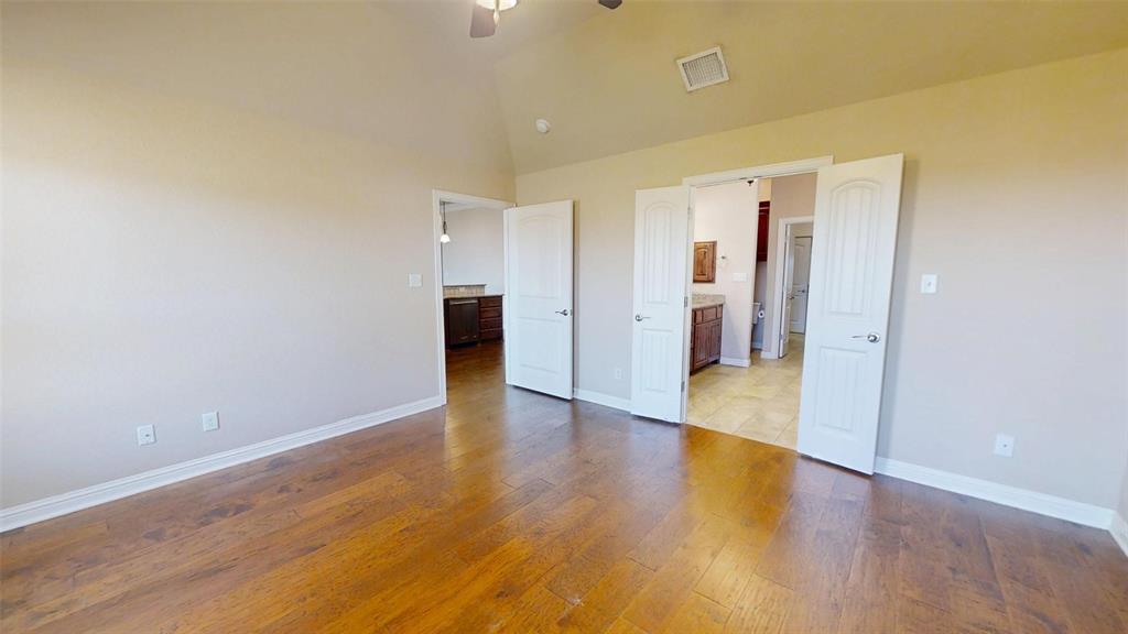 2918 Willow Ridge Circle Granbury, TX 76049 - Photo 15 of 33