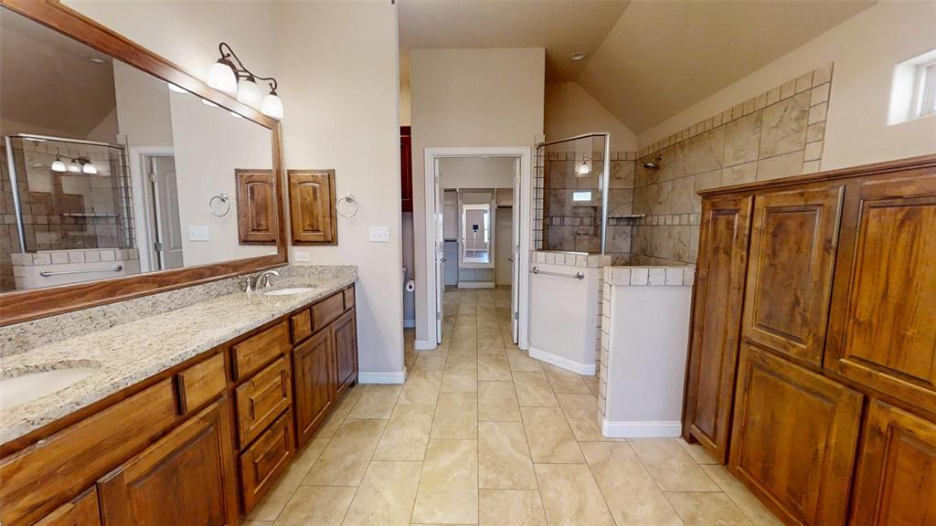 2918 Willow Ridge Circle Granbury, TX 76049 - Photo 17 of 33