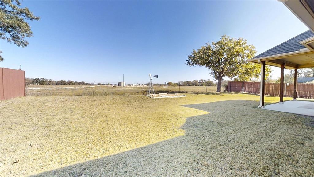 2918 Willow Ridge Circle Granbury, TX 76049 - Photo 28 of 33