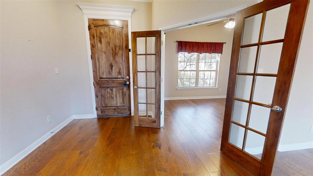 2918 Willow Ridge Circle Granbury, TX 76049 - Photo 4 of 33