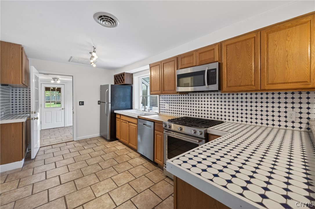 41 Woodworth Road West Monroe, NY 13036 - Photo 12 of 45