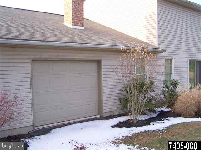 3121 Wheatlyn Road York, PA 17402 - Photo 4 of 25 Gallery Image 4