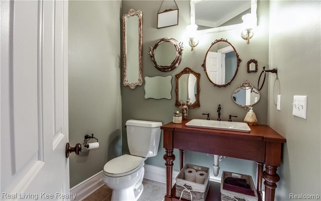1734 Apple Ridge Court Rochester Hills, MI 48306 - Photo 22 of 56