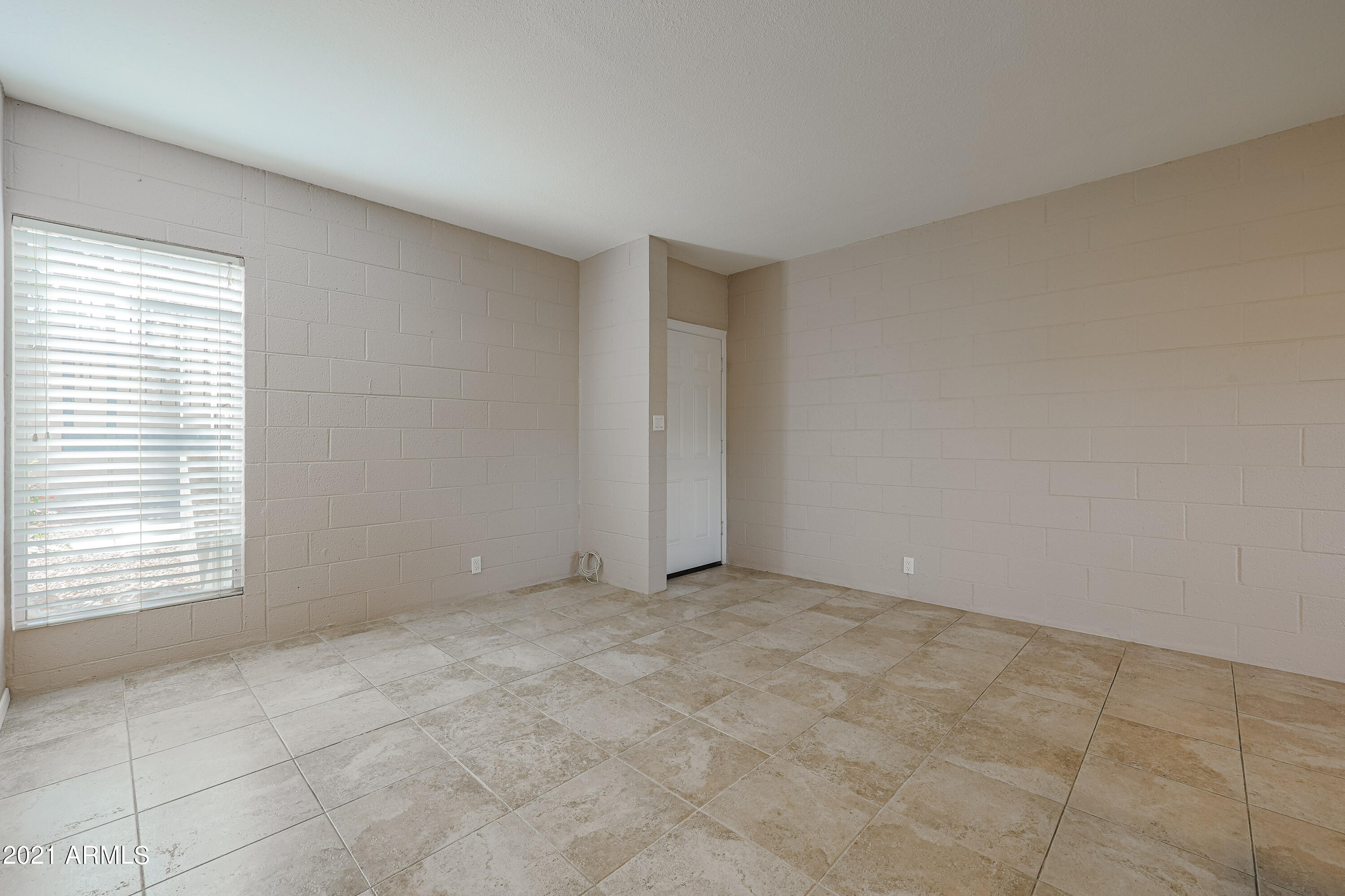 4041 East Camelback Road, Unit 3 Phoenix, AZ 85018 - Photo 17 of 22 Great Room