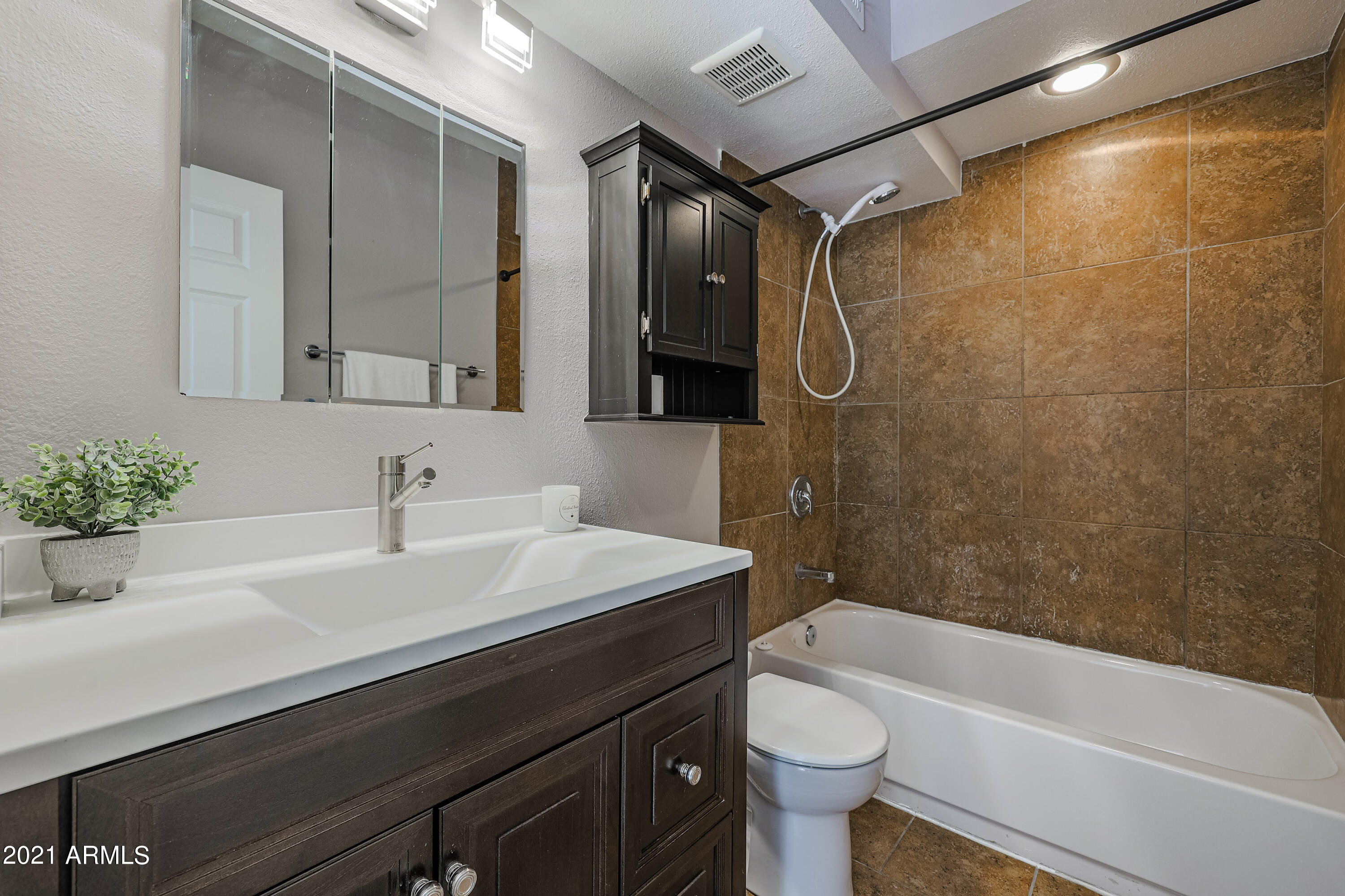 4041 East Camelback Road, Unit 3 Phoenix, AZ 85018 - Photo 18 of 22 Bathroom