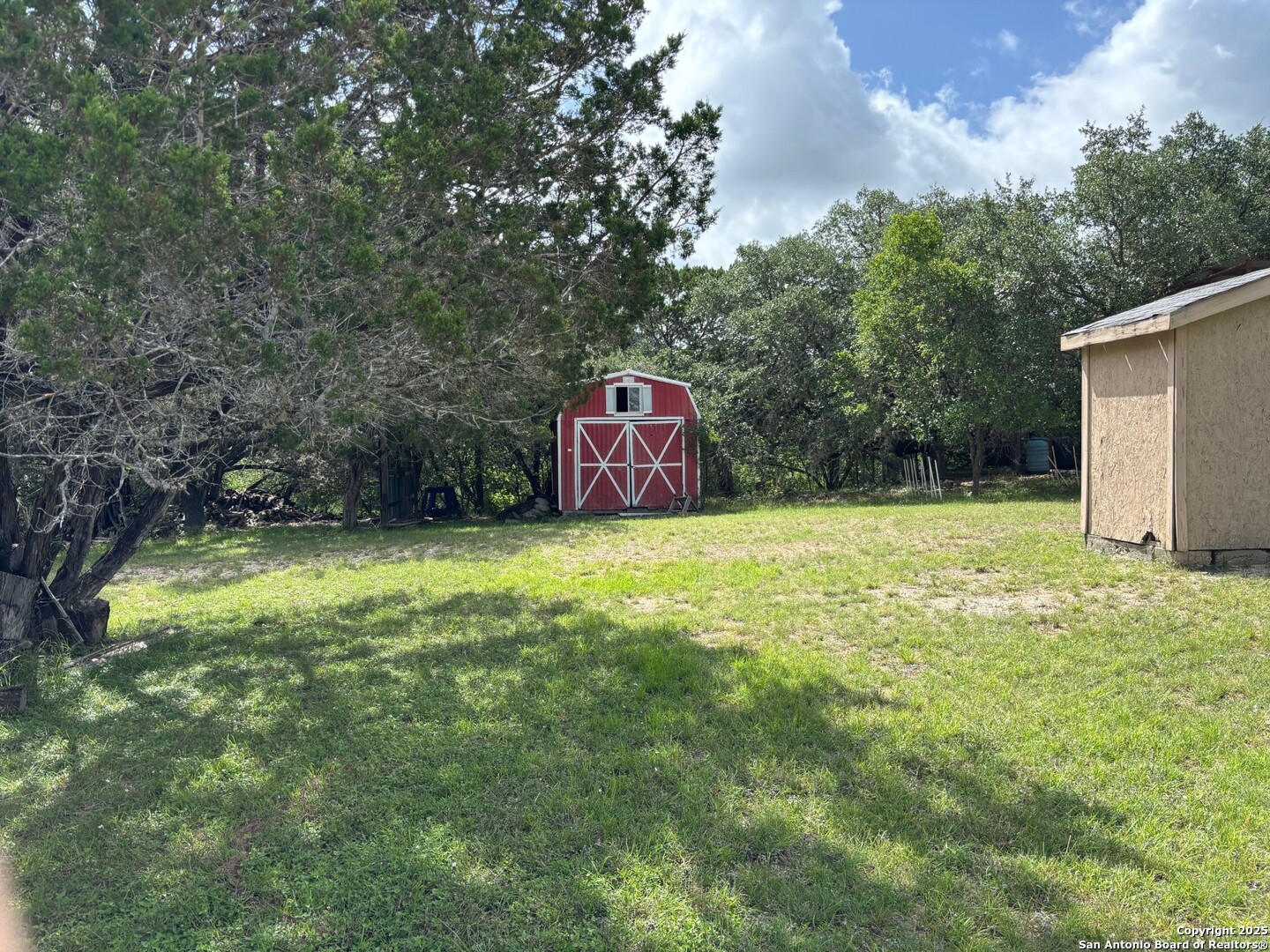 952 Madrona Road Pipe Creek, TX 78063 - Photo 27 of 33 a view of an outdoor space