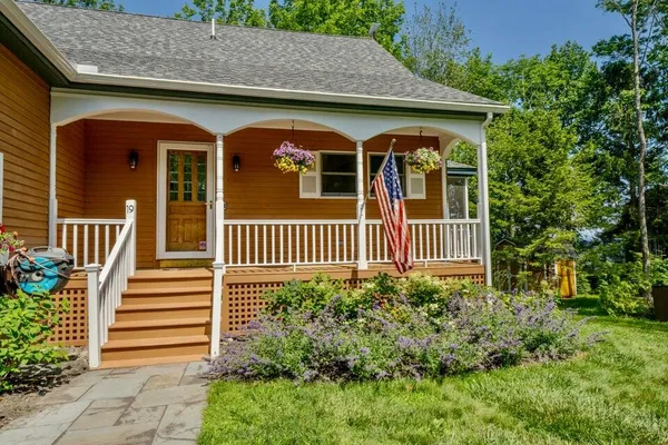 $1,925,000 | 19 Glenview Lane, Belfast, ME 04915
