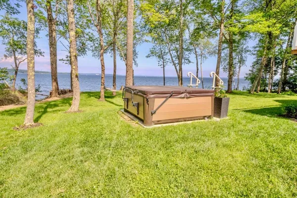 $1,925,000 | 19 Glenview Lane, Belfast, ME 04915