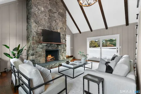 $1,999,000 | 158 Coventry Lane, Fairfield, CT 06824