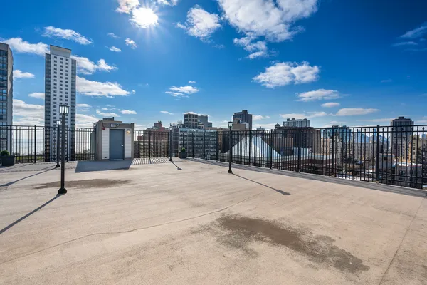 $275,000 | 450 West Briar Place, Unit 7G, Chicago, IL 60657