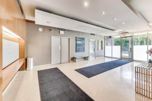 $275,000 | 450 West Briar Place, Unit 7G, Chicago, IL 60657