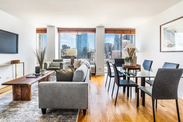 $275,000 | 450 West Briar Place, Unit 7G, Chicago, IL 60657