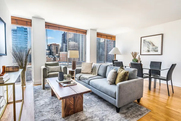 $275,000 | 450 West Briar Place, Unit 7G, Chicago, IL 60657