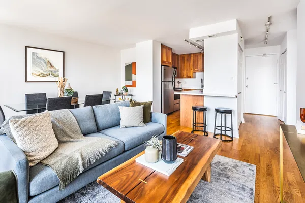 $275,000 | 450 West Briar Place, Unit 7G, Chicago, IL 60657