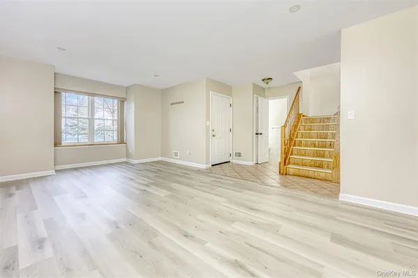 $450,000 | 110 Creekside Circle, Spring Valley, NY 10977