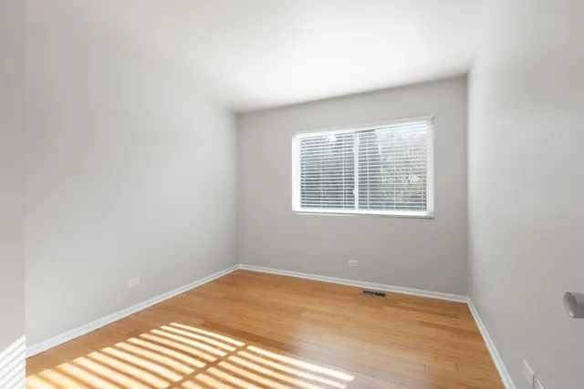 $250,000 | 1373 Ct Maria, Hanover Park, IL 60133