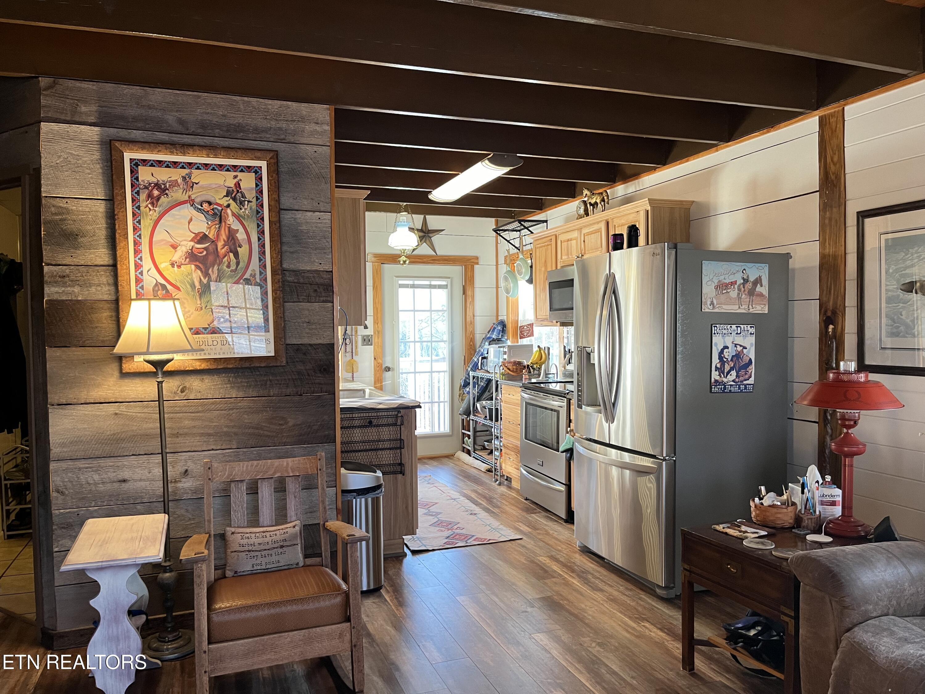 152 Ridge Point Road Jamestown, TN 38556 - Photo 6 of 24 152 Fam Kitchen pic