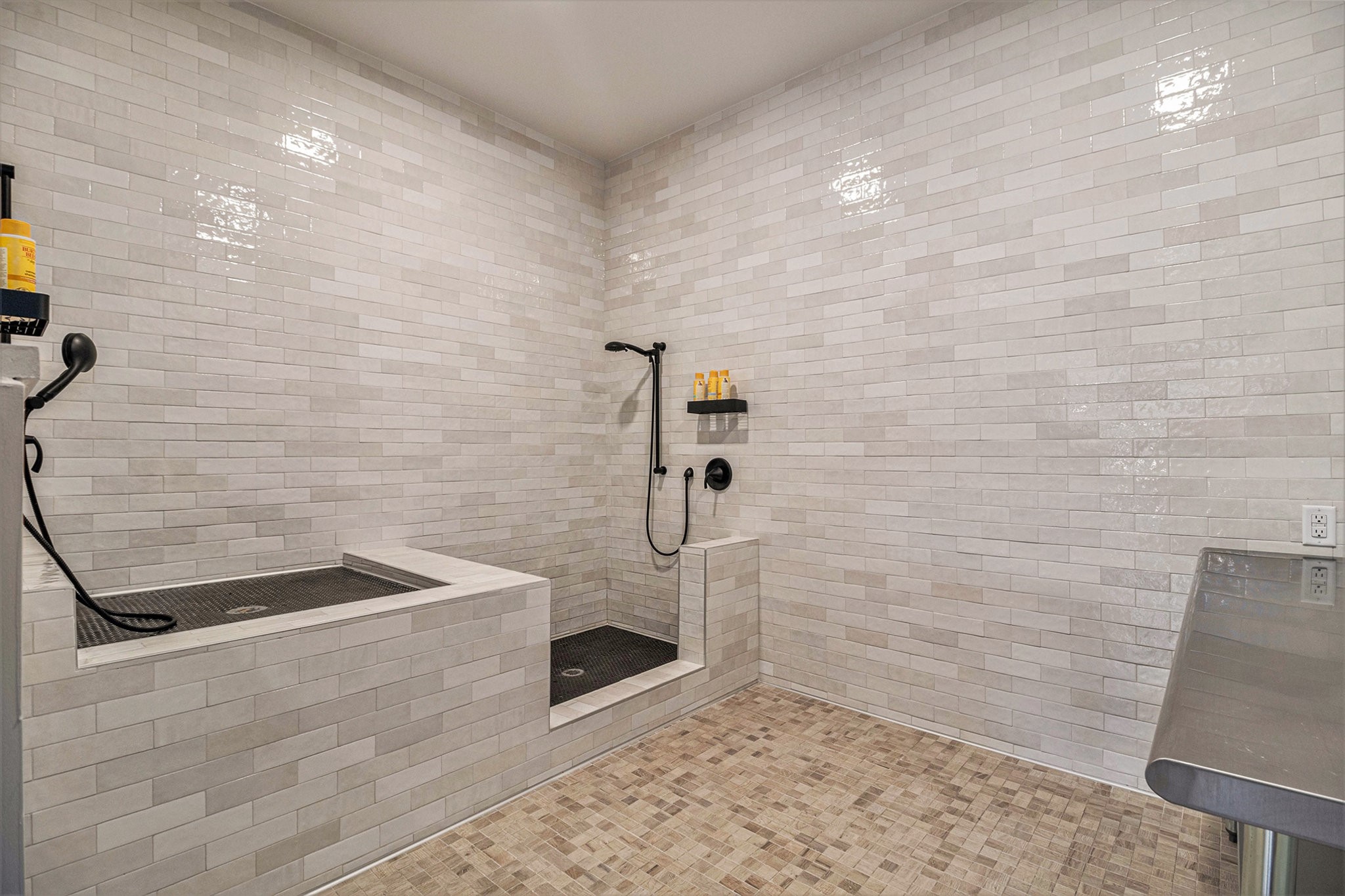 1801 Smith Street, Unit 1814 Houston, TX 77002 - Photo 24 of 24 a bathroom with a shower