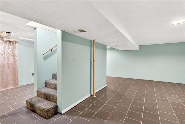 $196,500 | 1927 Pottawatomie Street, Leavenworth, KS 66048