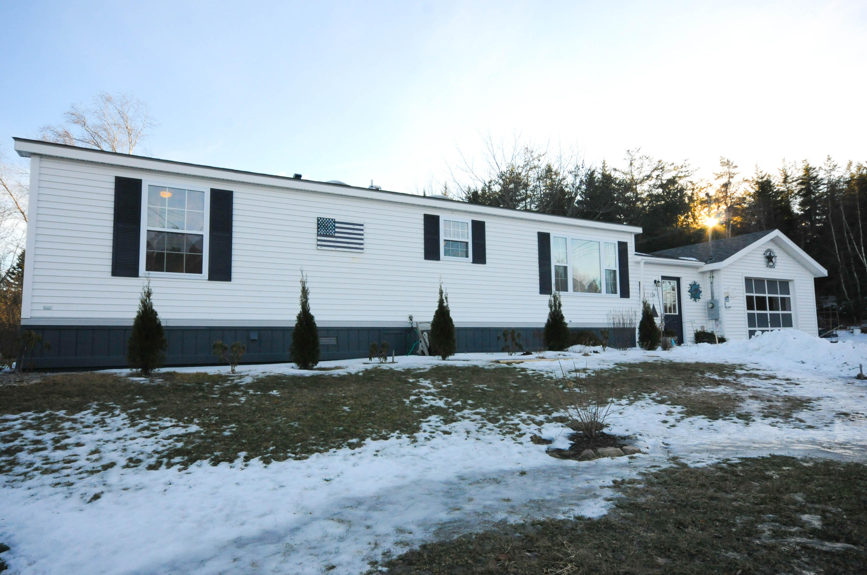 224 Main Street Prospect Harbor, ME 04669 - Photo 2 of 32 DSC_3396