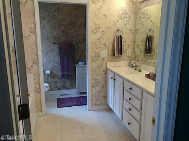 1100 Woodbury Road King, NC 27021 - Photo 8 of 12 Master Bath/Spa.