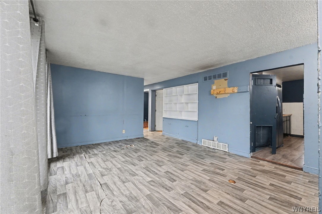 132 Glenhurst Road Tonawanda, NY 14150 - Photo 4 of 29