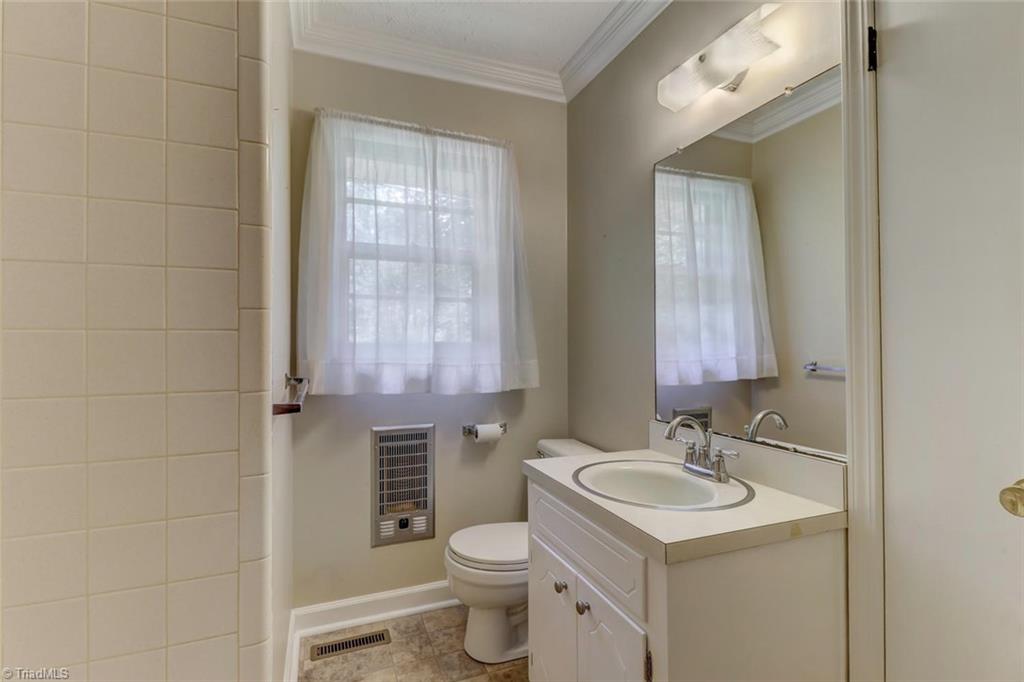 310 Linden Road Reidsville, NC 27320 - Photo 18 of 27 Gallery Image 18
