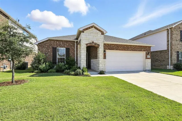 $299,999 | 5605 Apple Grove Way, Fort Worth, TX 76123