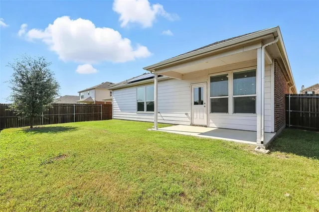 $299,999 | 5605 Apple Grove Way, Fort Worth, TX 76123